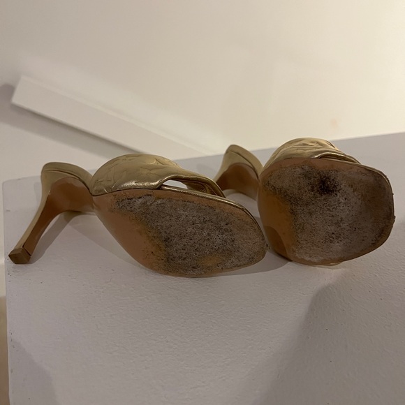 Louis Vuitton Revival Gold Mules - Picture 4 of 6